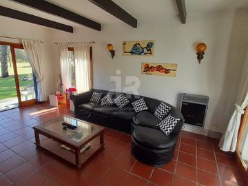 CODIGO 640 - CASA EN ALQUILER TEMPORARIO CON PILETA - GARAGE - PINAMAR