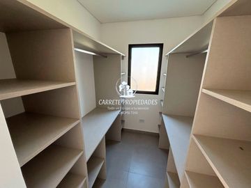 Casa en venta de 4 ambientes a Estrenar. Con fondo a Verde. Santa Sofia. Pilar