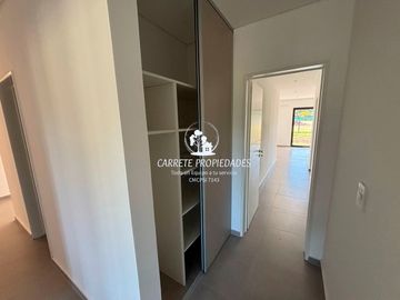 Casa en venta de 4 ambientes a Estrenar. Con fondo a Verde. Santa Sofia. Pilar