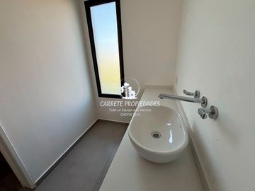 Casa en venta de 4 ambientes a Estrenar. Con fondo a Verde. Santa Sofia. Pilar
