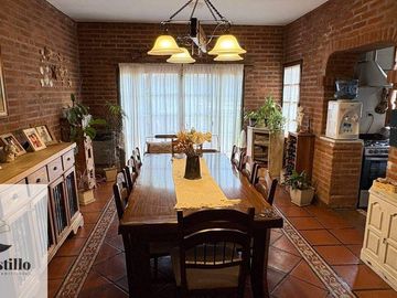 Casa 4 ambientes venta Villa udaondo