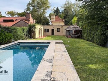 Casa 4 ambientes venta Villa udaondo