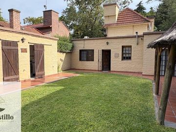 Casa 4 ambientes venta Villa udaondo