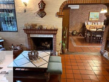 Casa 4 ambientes venta Villa udaondo