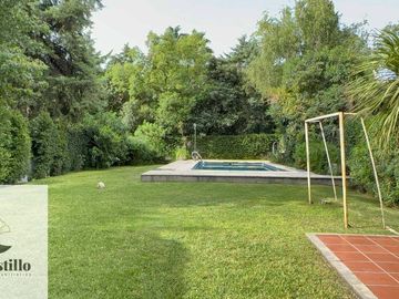 Casa 4 ambientes venta Villa udaondo