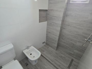 Departamento en venta de 2 dormitorios c/ cochera en Centro Norte