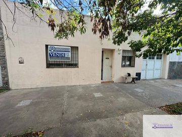Casa en venta de 2 dormitorios c/ cochera en 9 de Julio