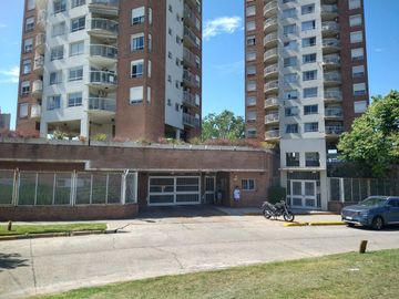 Departamento en alquiler de 3 dormitorios c/ cochera en Torres de Tigre