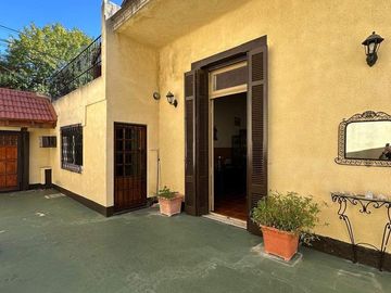 Casa en venta de 3 dormitorios c/ cochera en Nueva Pompeya