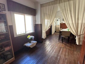 Casa en venta de 3 dormitorios c/ cochera en Nueva Pompeya