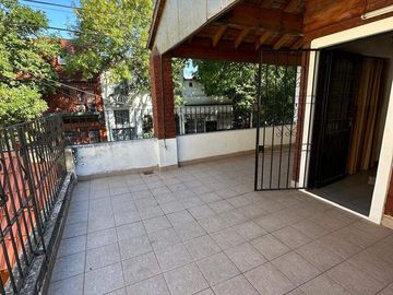 Casa en venta de 3 dormitorios c/ cochera en Nueva Pompeya
