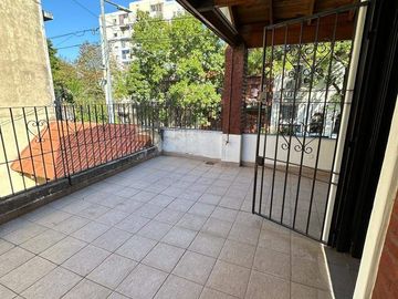 Casa en venta de 3 dormitorios c/ cochera en Nueva Pompeya