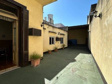 Casa en venta de 3 dormitorios c/ cochera en Nueva Pompeya