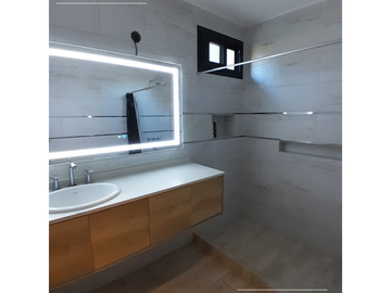 Casa 3 dormitorios con parque, Loteo San Juan Primero, Colón.