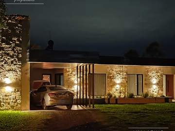 Casa 3 dormitorios con parque, Loteo San Juan Primero, Colón.