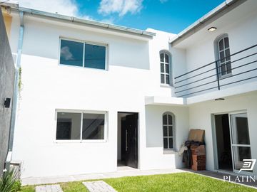 Casa en venta de 2 dormitorios c/ cochera en Otros Barrios