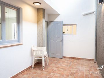 Casa en venta de 2 dormitorios c/ cochera en Otros Barrios