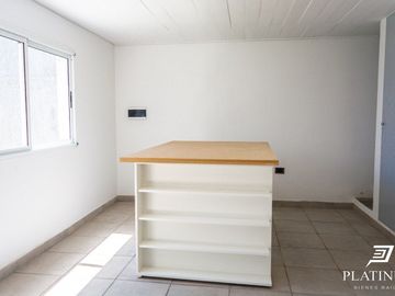 Casa en venta de 2 dormitorios c/ cochera en Otros Barrios