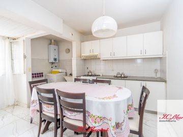 Departamento en venta de 2 dormitorios c/ cochera en San Cayetano