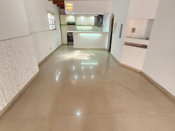 VENTA. PH 4 ambientes c/patio y parrilla. Muy bueno. Guamini al 2800. MATADEROS