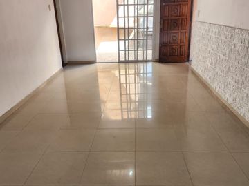 VENTA. PH 4 ambientes c/patio y parrilla. Muy bueno. Guamini al 2800. MATADEROS