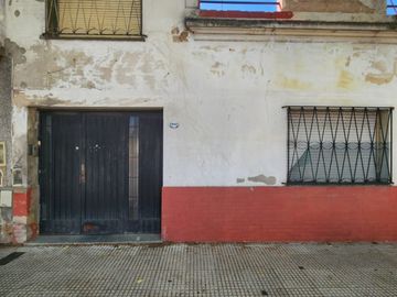 VENTA. PH 4 ambientes c/patio y parrilla. Muy bueno. Guamini al 2800. MATADEROS