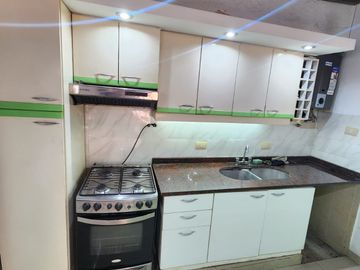 VENTA. PH 4 ambientes c/patio y parrilla. Muy bueno. Guamini al 2800. MATADEROS