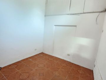 VENTA. PH 4 ambientes c/patio y parrilla. Muy bueno. Guamini al 2800. MATADEROS