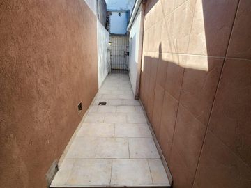 VENTA. PH 4 ambientes c/patio y parrilla. Muy bueno. Guamini al 2800. MATADEROS