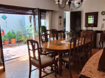 Casa en venta de 3 dormitorios c/ cochera en Tandil