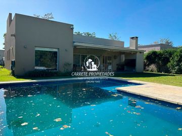 Casa en venta de 3 dormitorios con Pileta. APTO CRÉDITO. El Recodo.