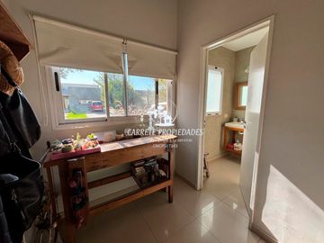 Casa en venta de 3 dormitorios con Pileta. APTO CRÉDITO. El Recodo.