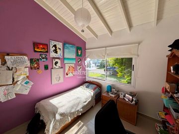 Casa en venta de 3 dormitorios con Pileta. APTO CRÉDITO. El Recodo.