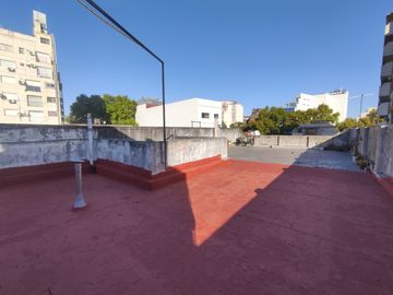 PH en Boedo, 1er piso por escaleras. SIN EXPENSAS. CON PATIO Y TERRAZA