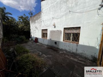 Casa en venta de 3 dormitorios c/ cochera en Ramos Mejía