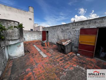 Casa en venta de 3 dormitorios c/ cochera en Ramos Mejía