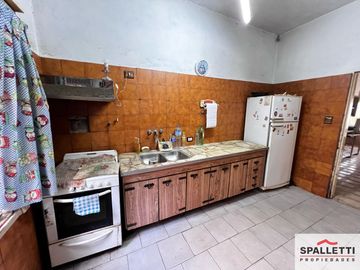 Casa en venta de 3 dormitorios c/ cochera en Ramos Mejía