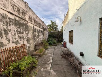 Casa en venta de 3 dormitorios c/ cochera en Ramos Mejía