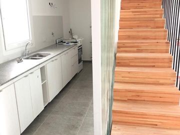 44 E/ 16 Y 17 - DUPLEX DE 3 DOR