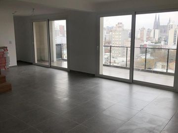 44 E/ 16 Y 17 - DUPLEX DE 3 DOR