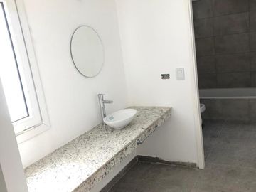 44 E/ 16 Y 17 - DUPLEX DE 3 DOR