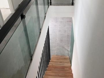44 E/ 16 Y 17 - DUPLEX DE 3 DOR
