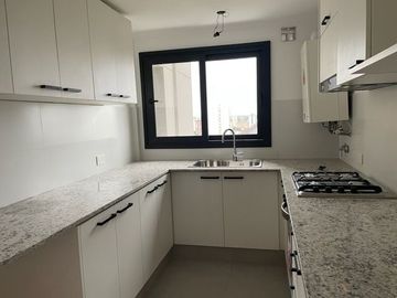 7 e/ 39 y Plaza Olazábal- DEPTO DE 3 DOR