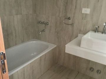 7 e/ 39 y Plaza Olazábal- DEPTO DE 3 DOR