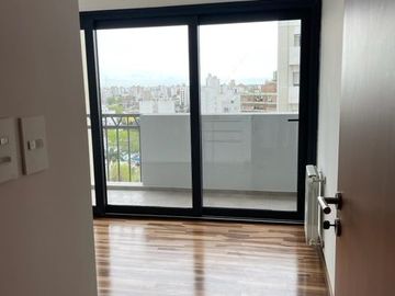 7 e/ 39 y Plaza Olazábal- DEPTO DE 3 DOR