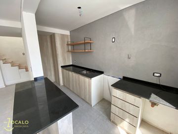 Departamento tipo duplex en venta de 2 dormitorios en Quinta sección