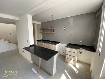 Departamento tipo duplex en venta de 2 dormitorios en Quinta sección