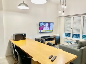 PH en venta TOTALMENTE RECICLADO en San Isidro! 2 ambientes con pequeño patio!
