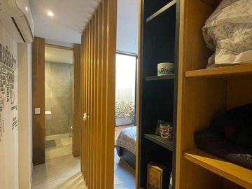 PH en venta TOTALMENTE RECICLADO en San Isidro! 2 ambientes con pequeño patio!