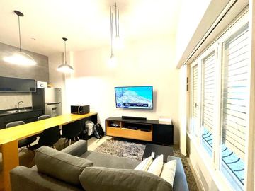 PH en venta TOTALMENTE RECICLADO en San Isidro! 2 ambientes con pequeño patio!